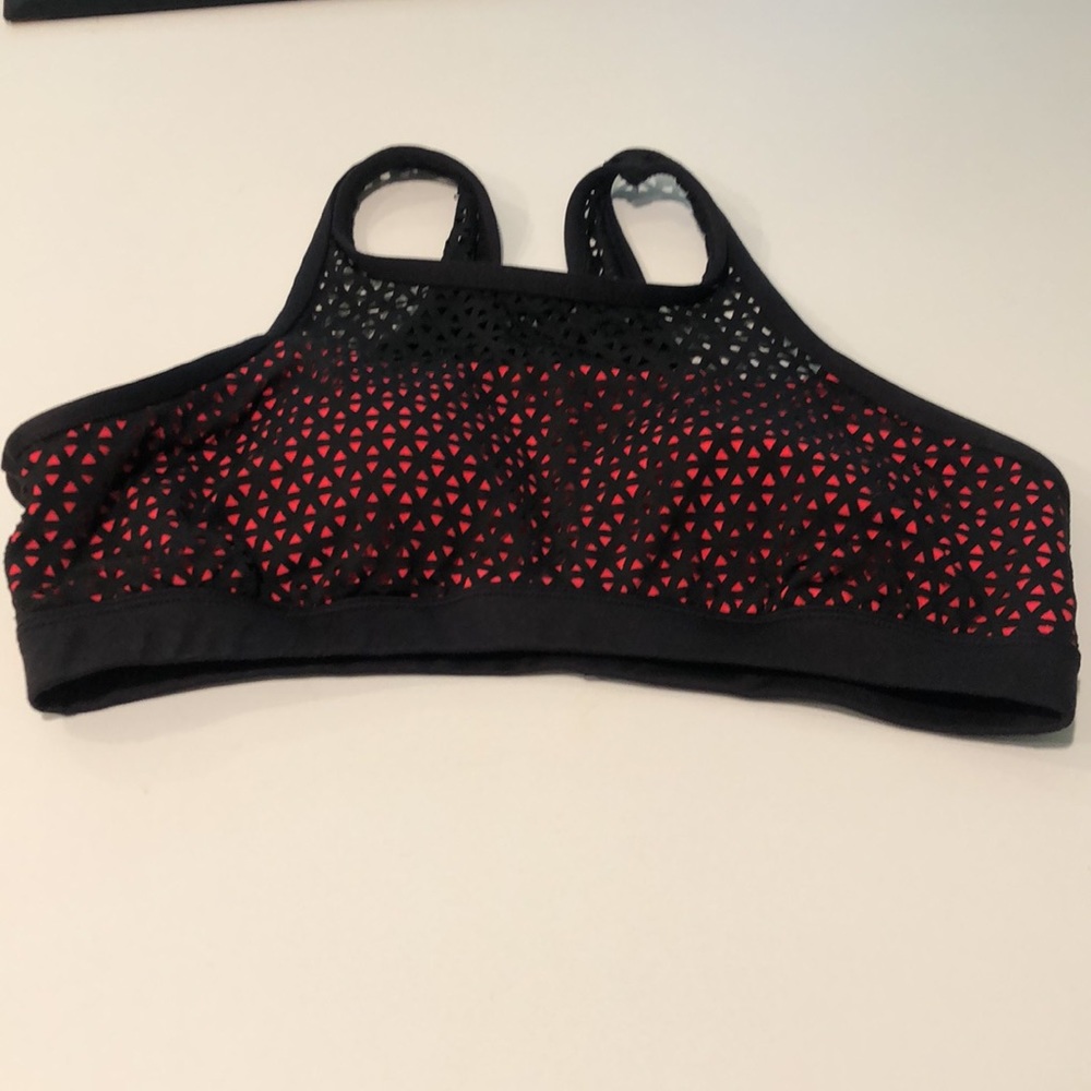 PINK LOTUS Women’s Hot Pink and Black Racerback Padded Sports Bra. Size Medium.